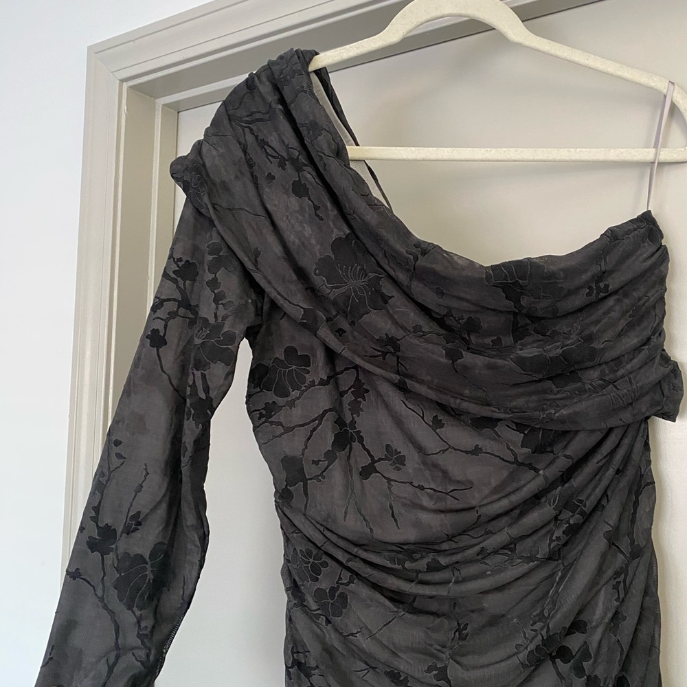 NWT Missguided+ Charcoal Floral One Shoulder Dress